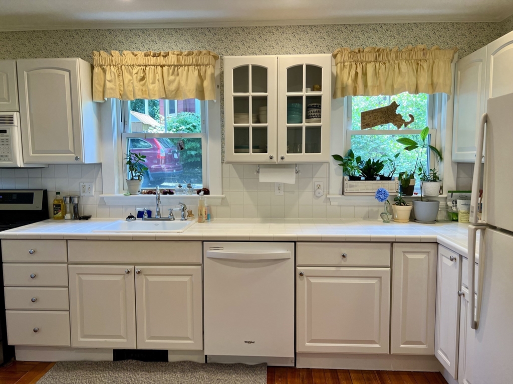 52 Mount Vernon St, Arlington Heights