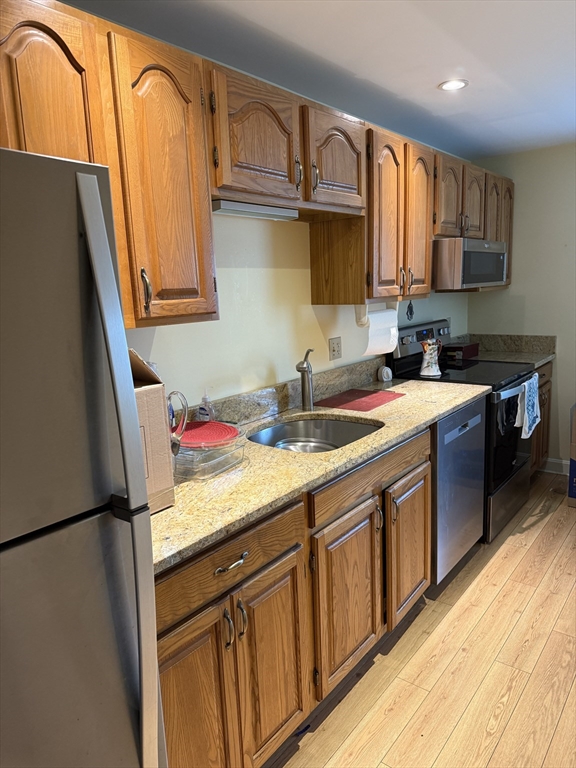 36 Essex Green Ln, Peabody