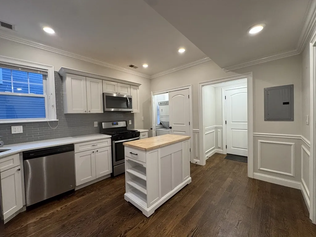 9 Cornwall St, Jamaica Plain