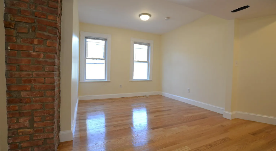 36 Brackett St, Oak Square