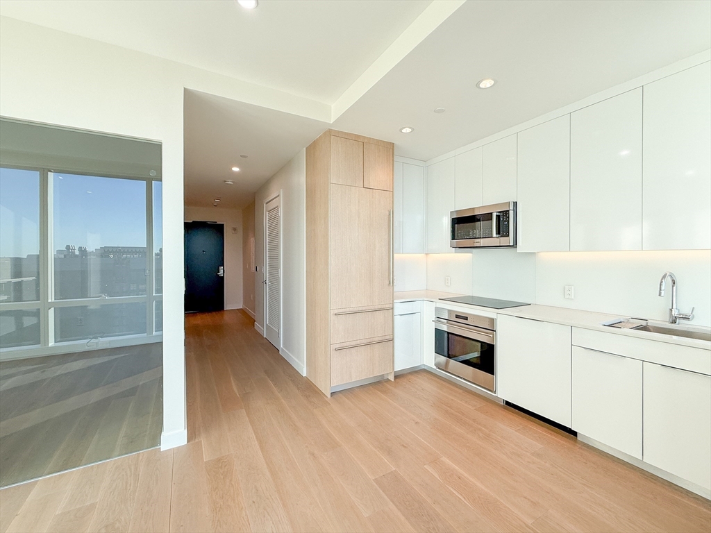 188 Brookline Ave, Fenway