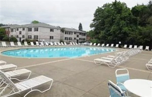 169 Lake Shore, Brighton