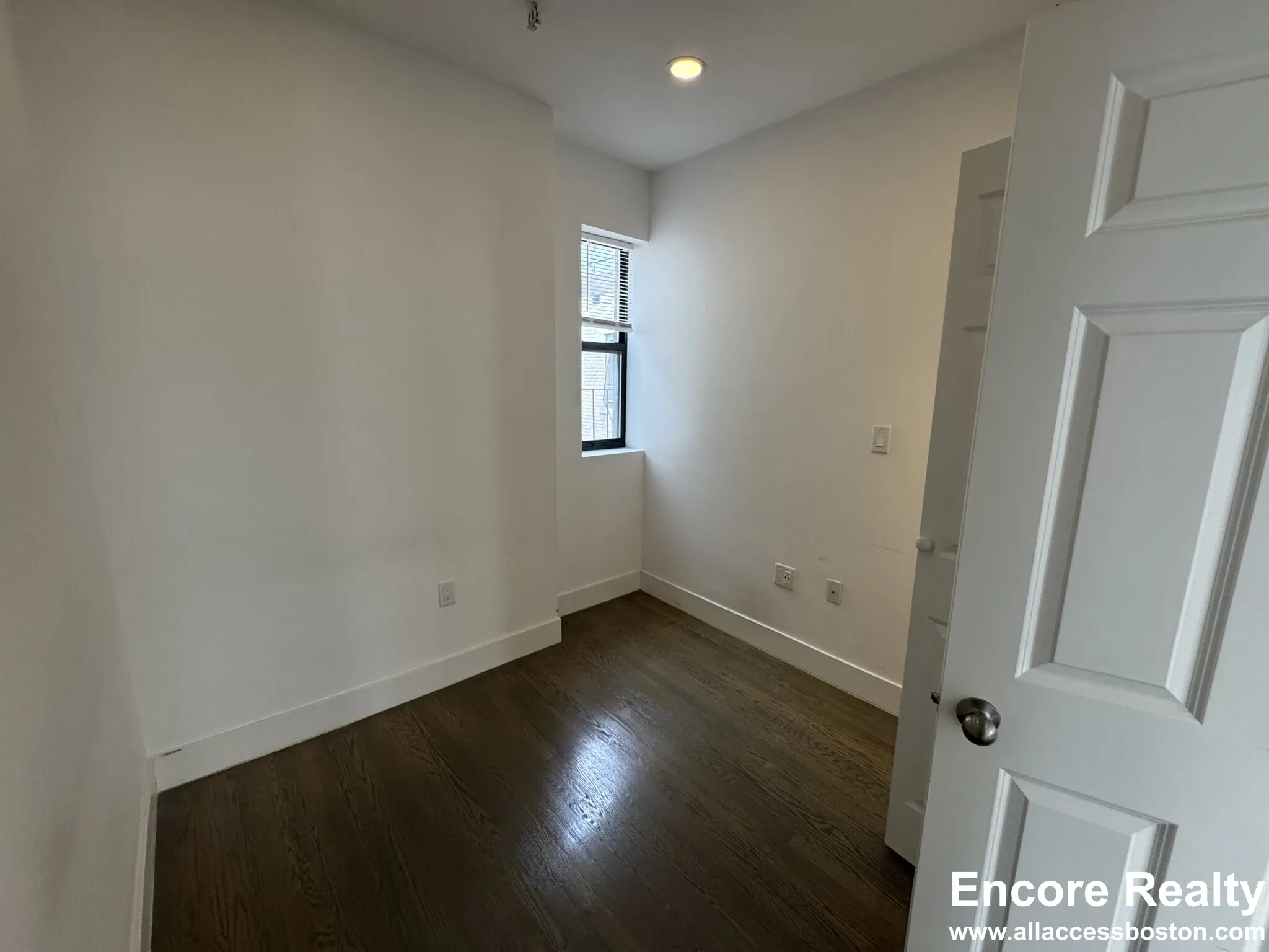 11 Peterborough St, Fenway