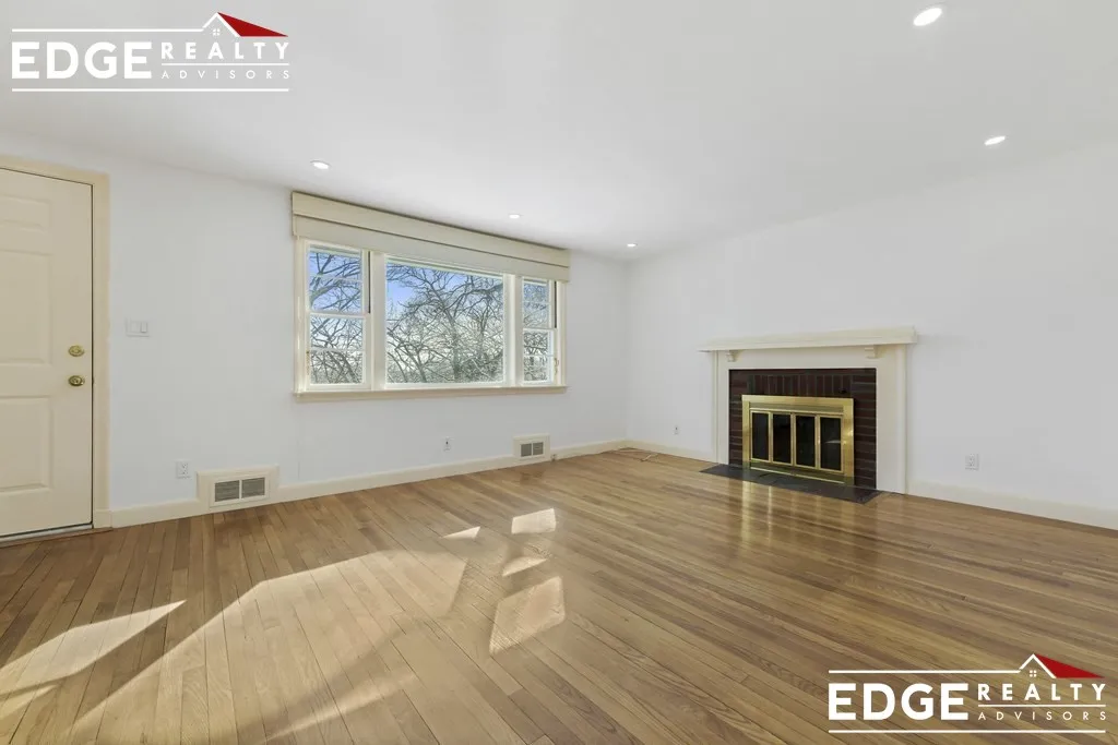 105 Hamilton Rd, Cedarwood