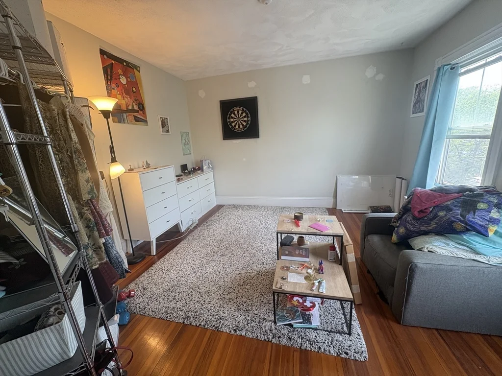 73 Marlboro St, Belmont