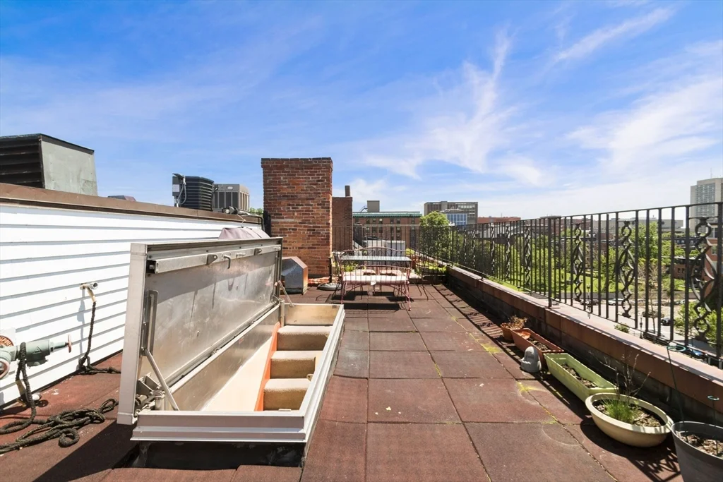 42 W Newton St, South End
