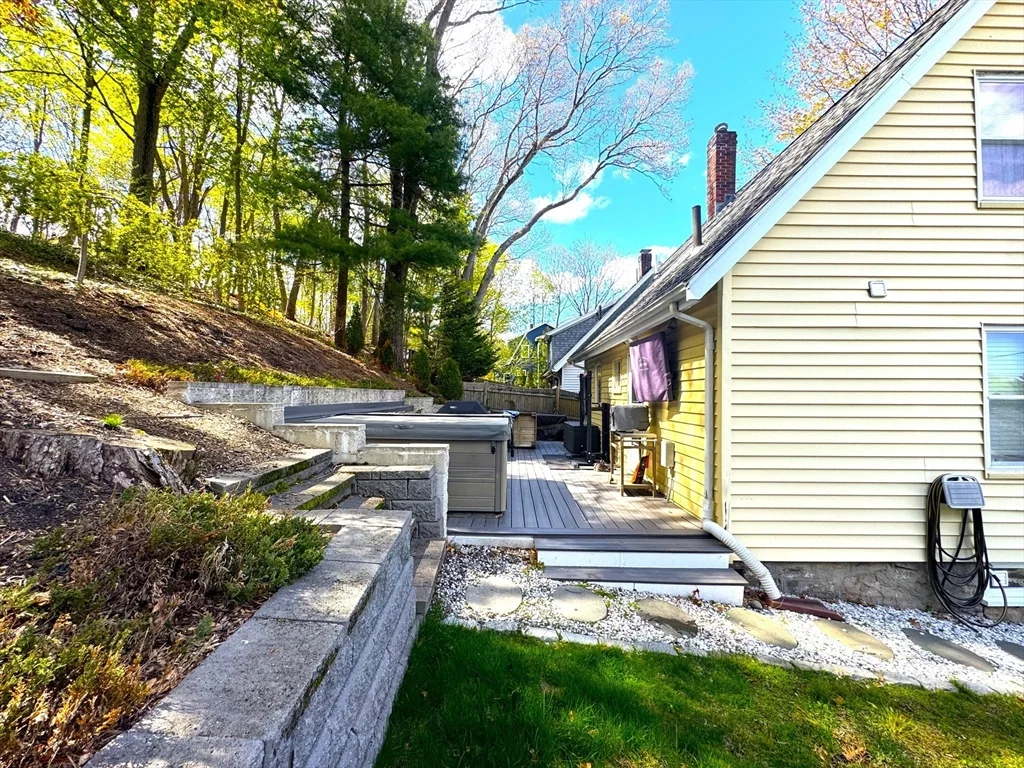 65 Whitford St, Roslindale