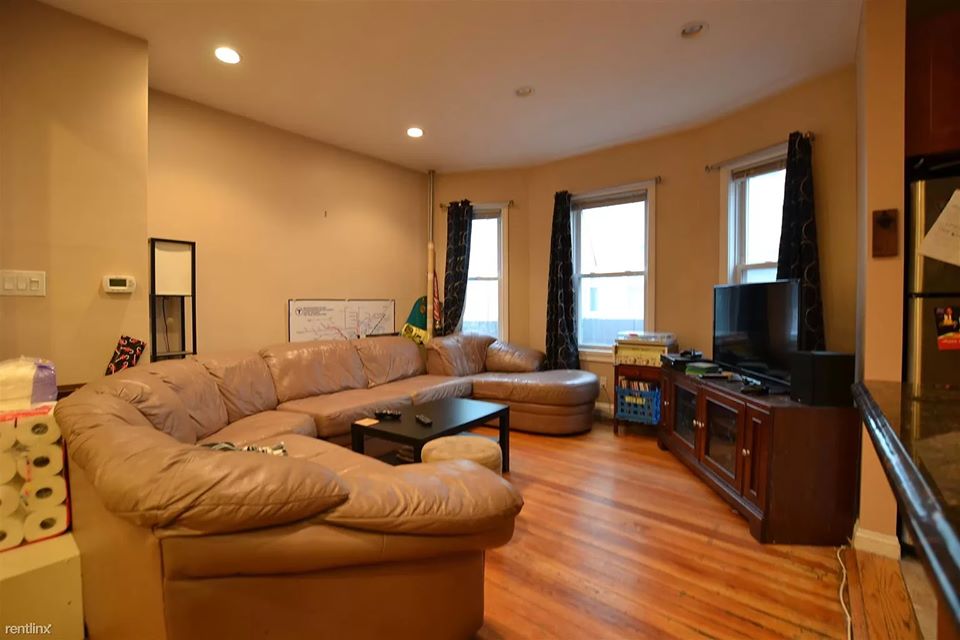 8 Montfern Ave, Oak Square