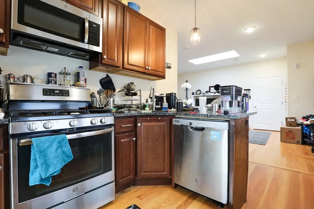 549 Washington St, Brighton