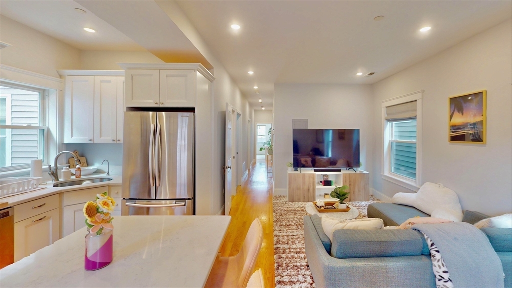 61 Havre St, East Boston