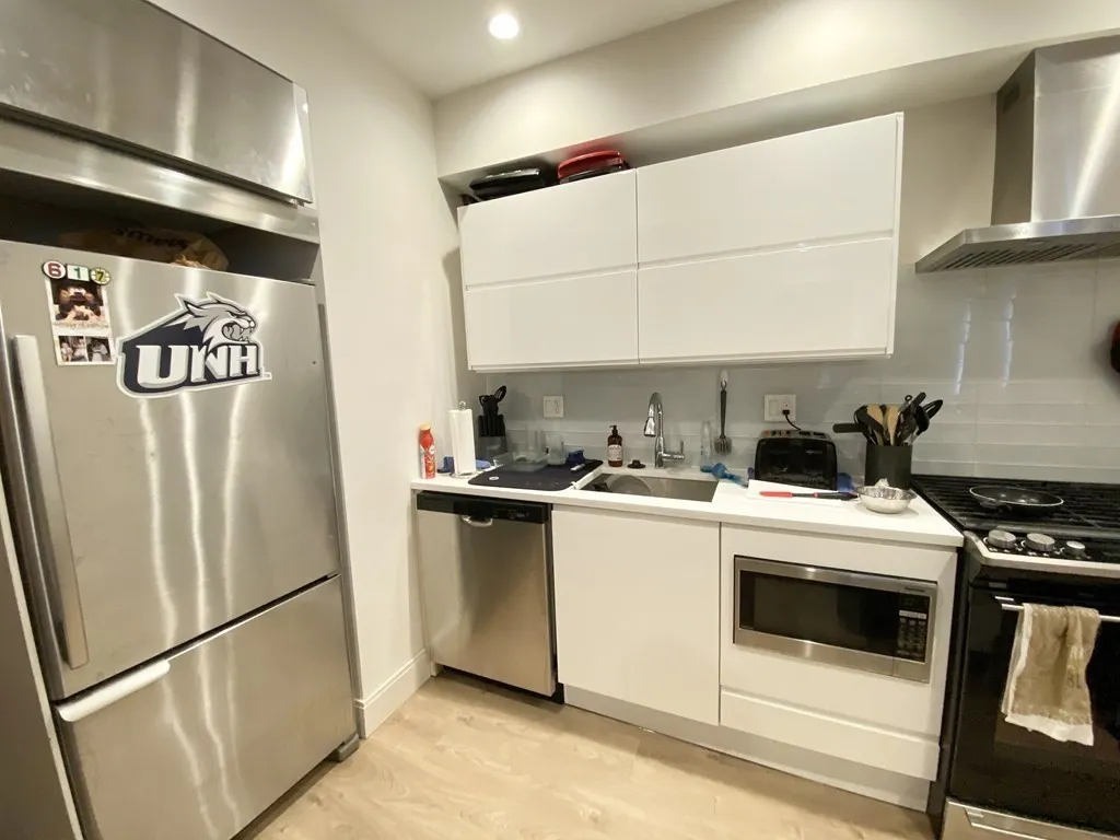 118 Buttonwood, Boston