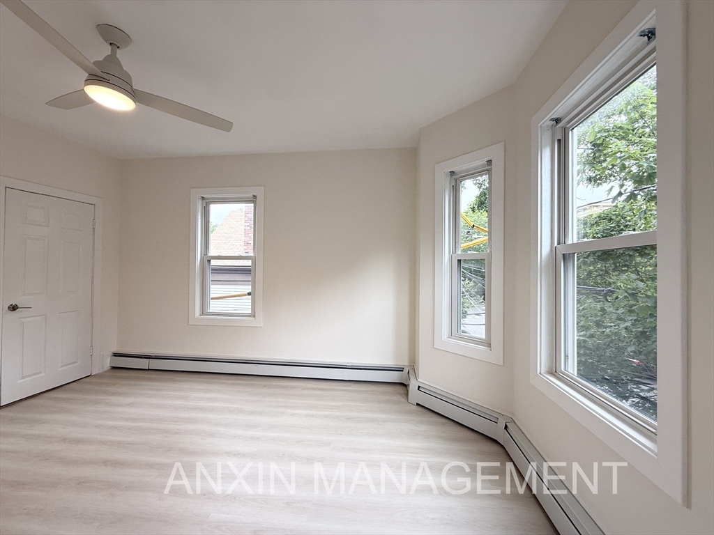 144H Spring St, East Cambridge