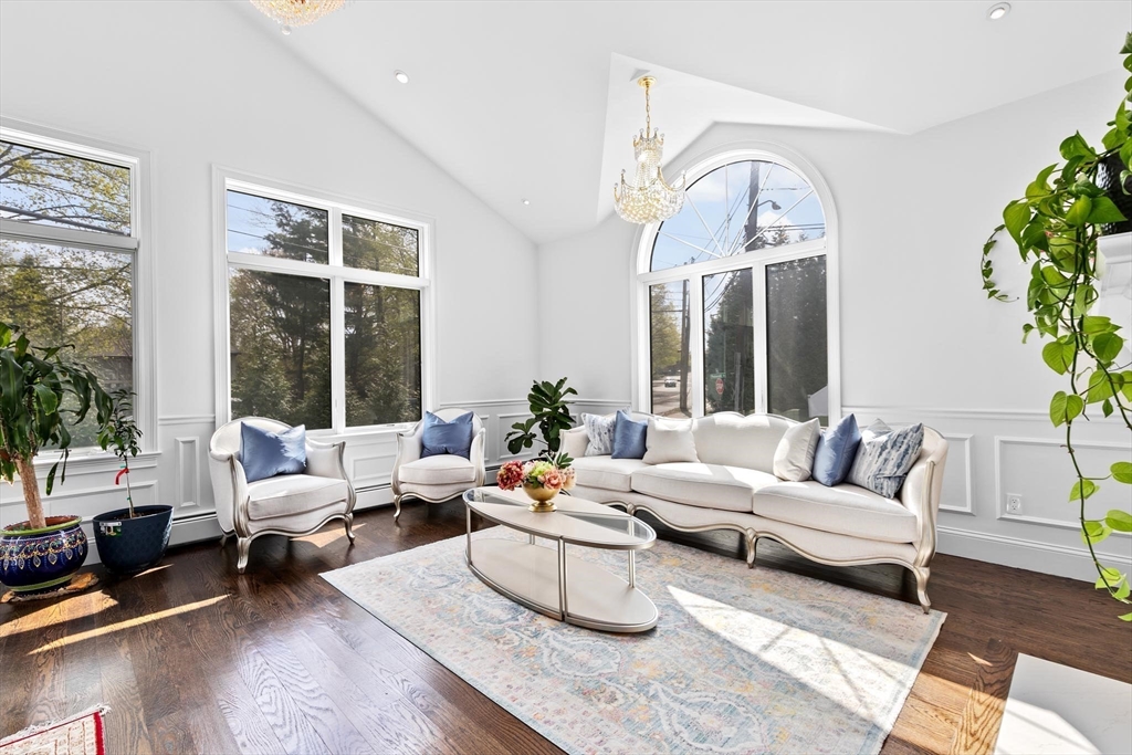 110 Redwood Rd, Newton