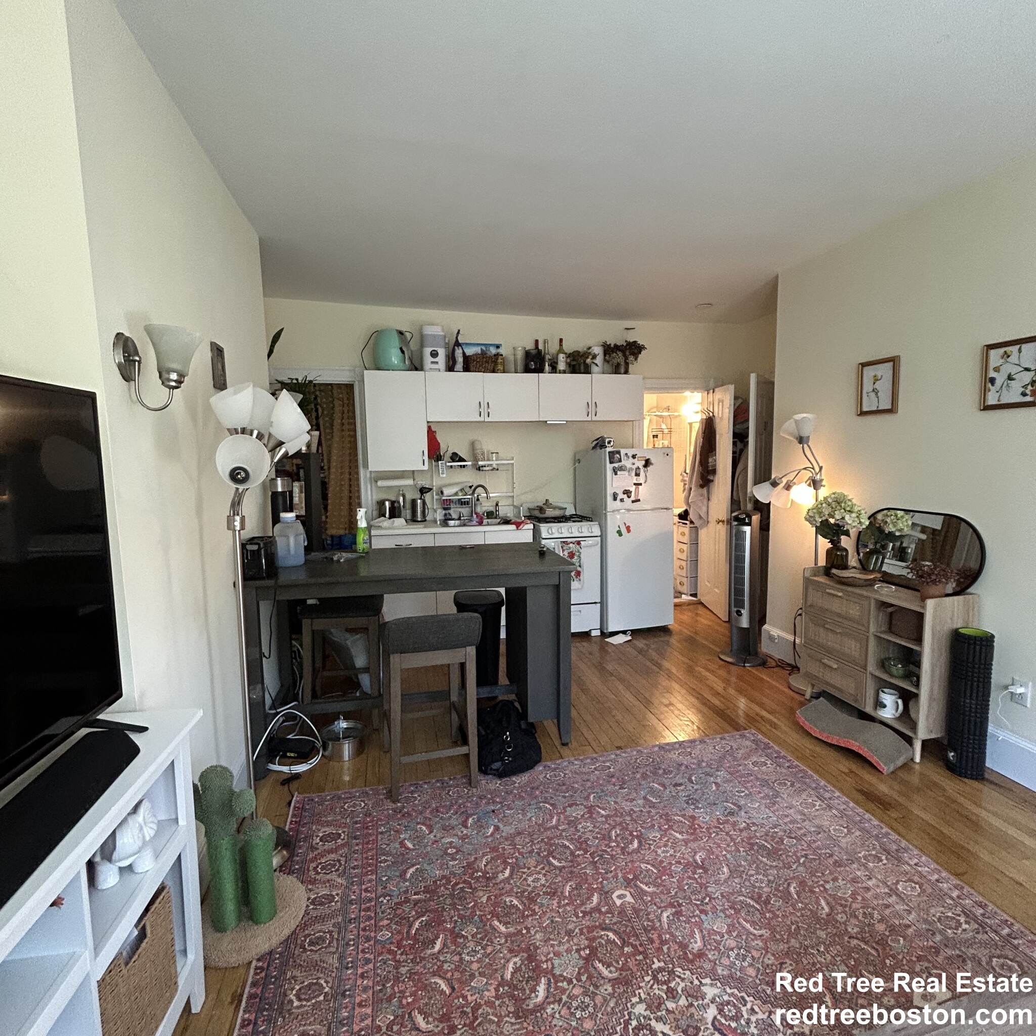 225 Newbury St, Back Bay