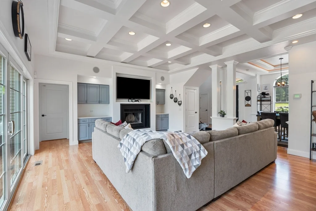 31 Cedar St, North Reading