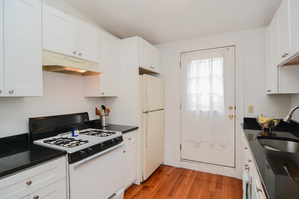 546 East 8th St, South Boston