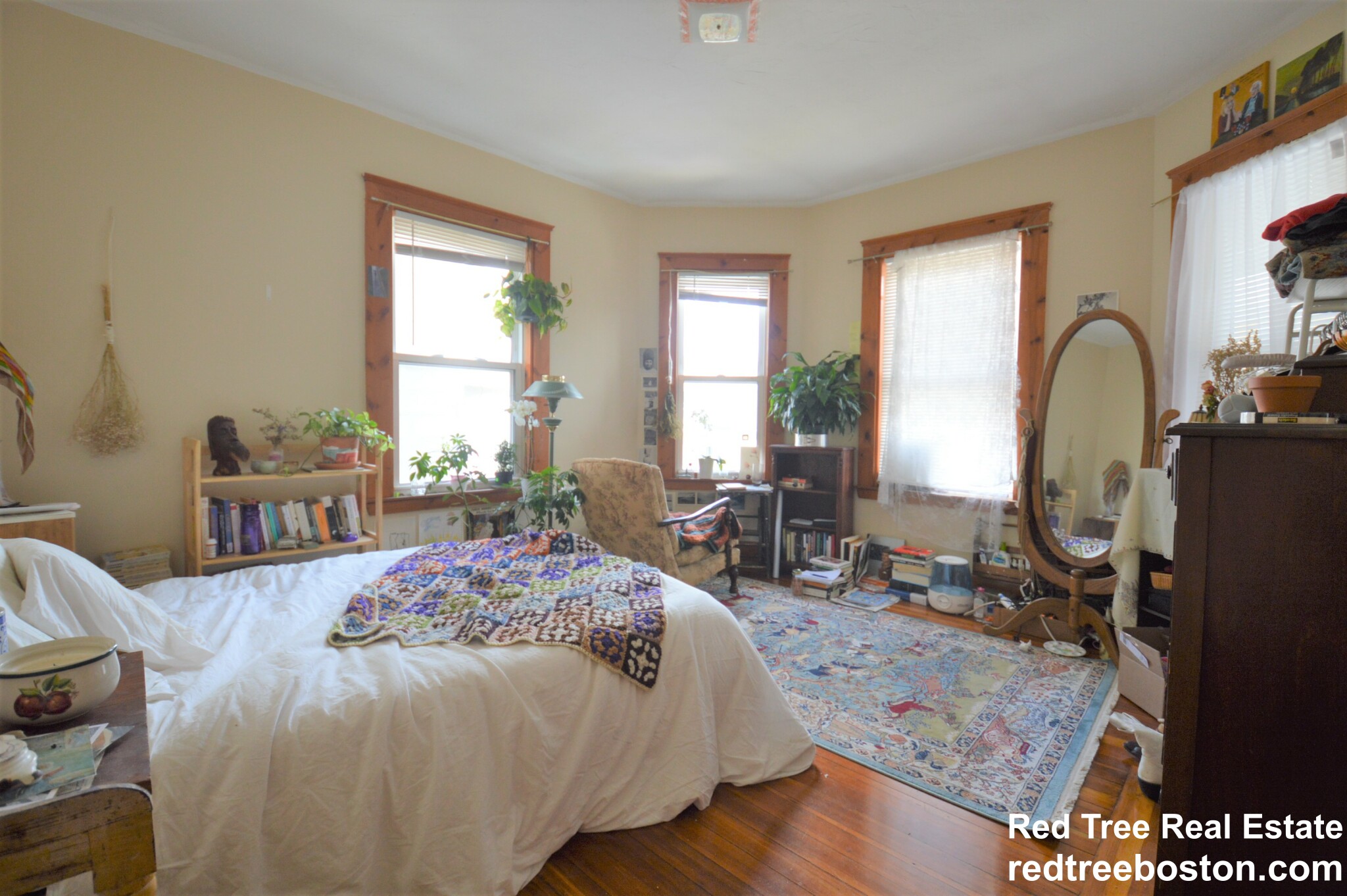 69 Woodlawn St, Jamaica Plain