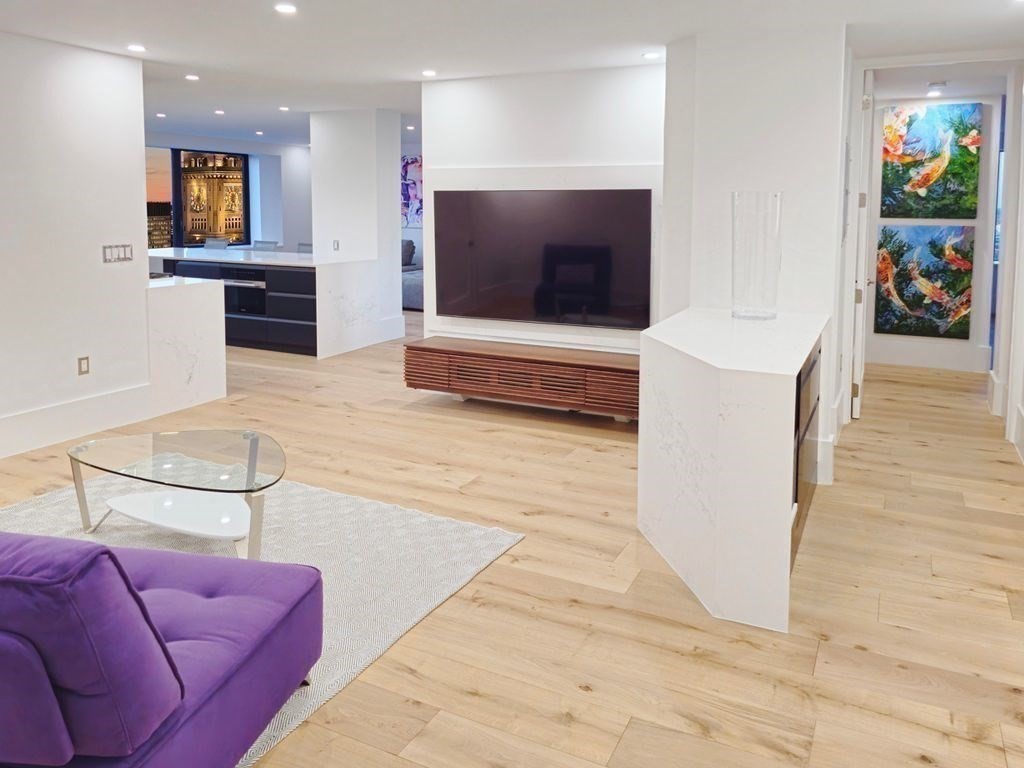 65 E India Row, Waterfront