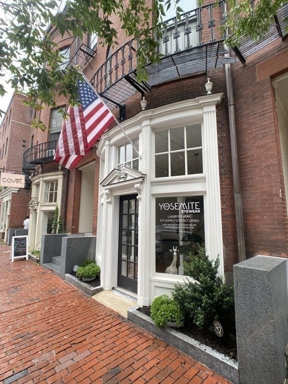 107 Charles St, Beacon Hill