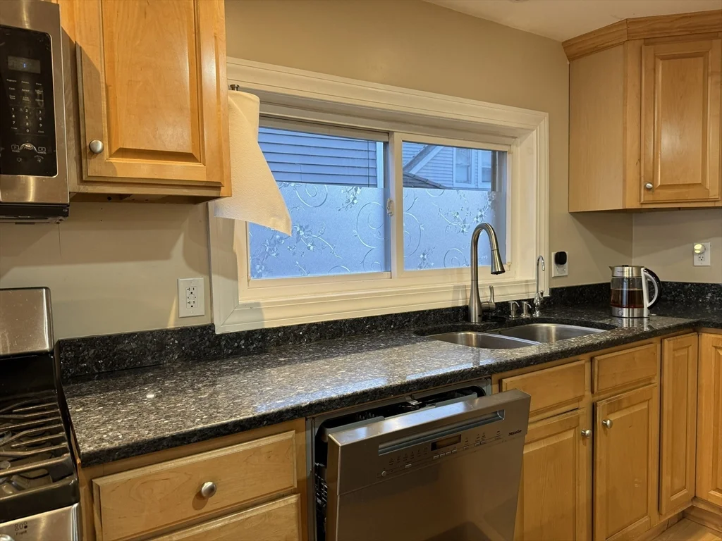 16 Homestead Ave, Quincy