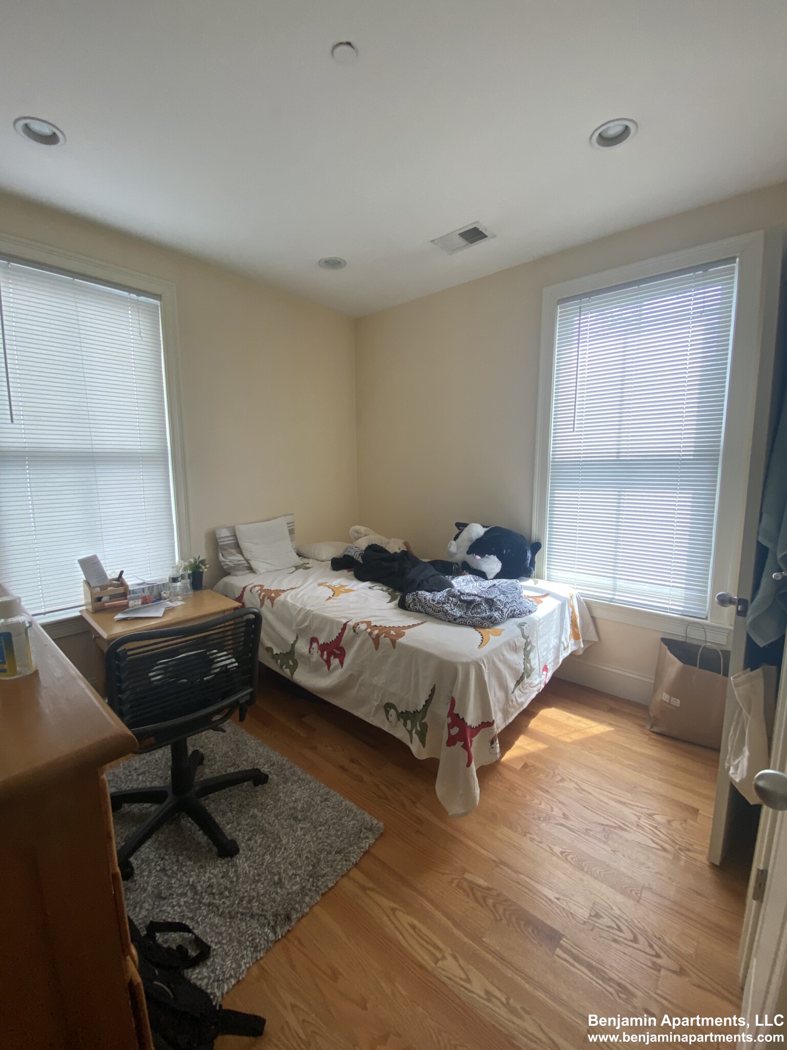 11 Sparhawk St, Oak Square