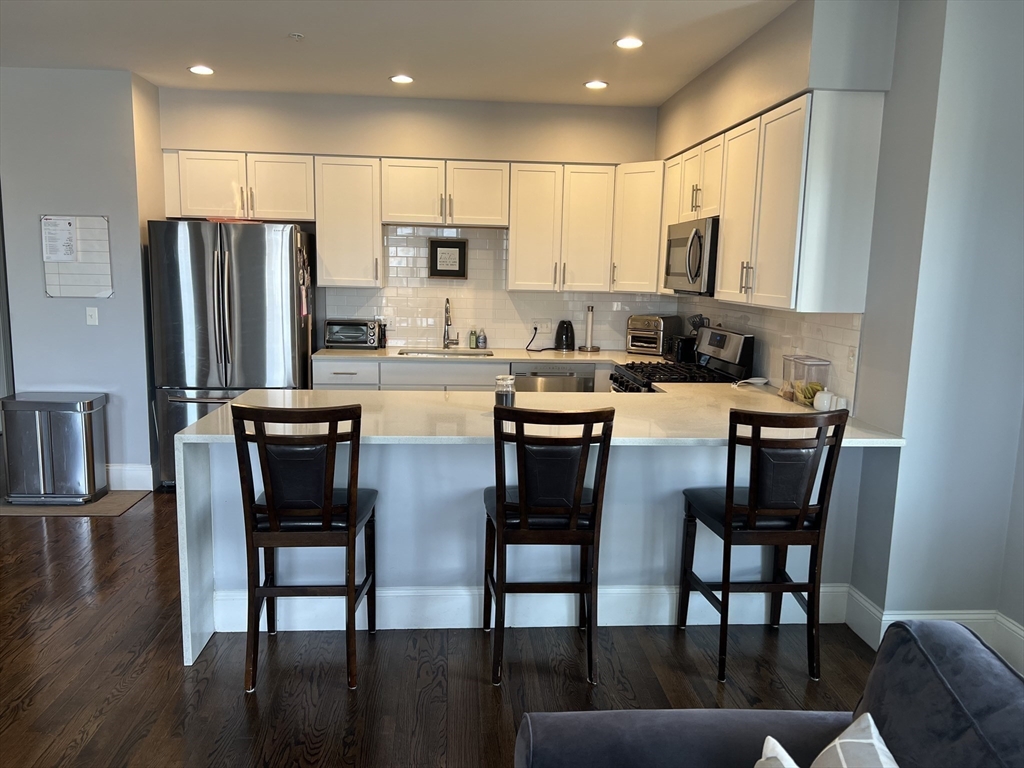 15 Guild St, Roxbury