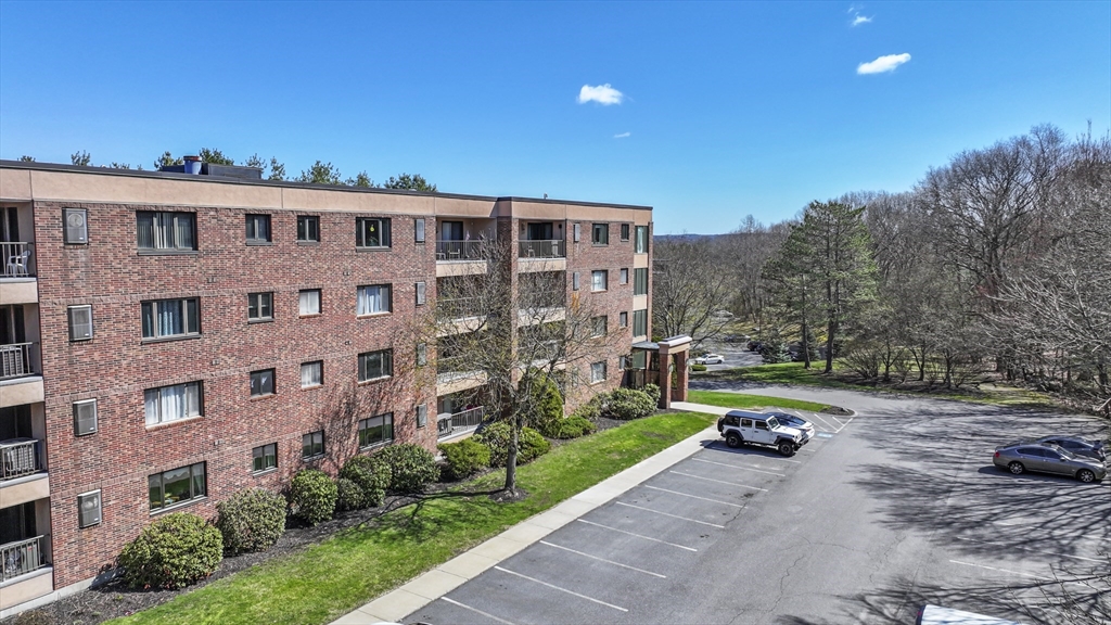 11 Ledgewood Way, Peabody