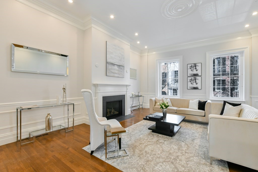 20 Chestnut St, Beacon Hill