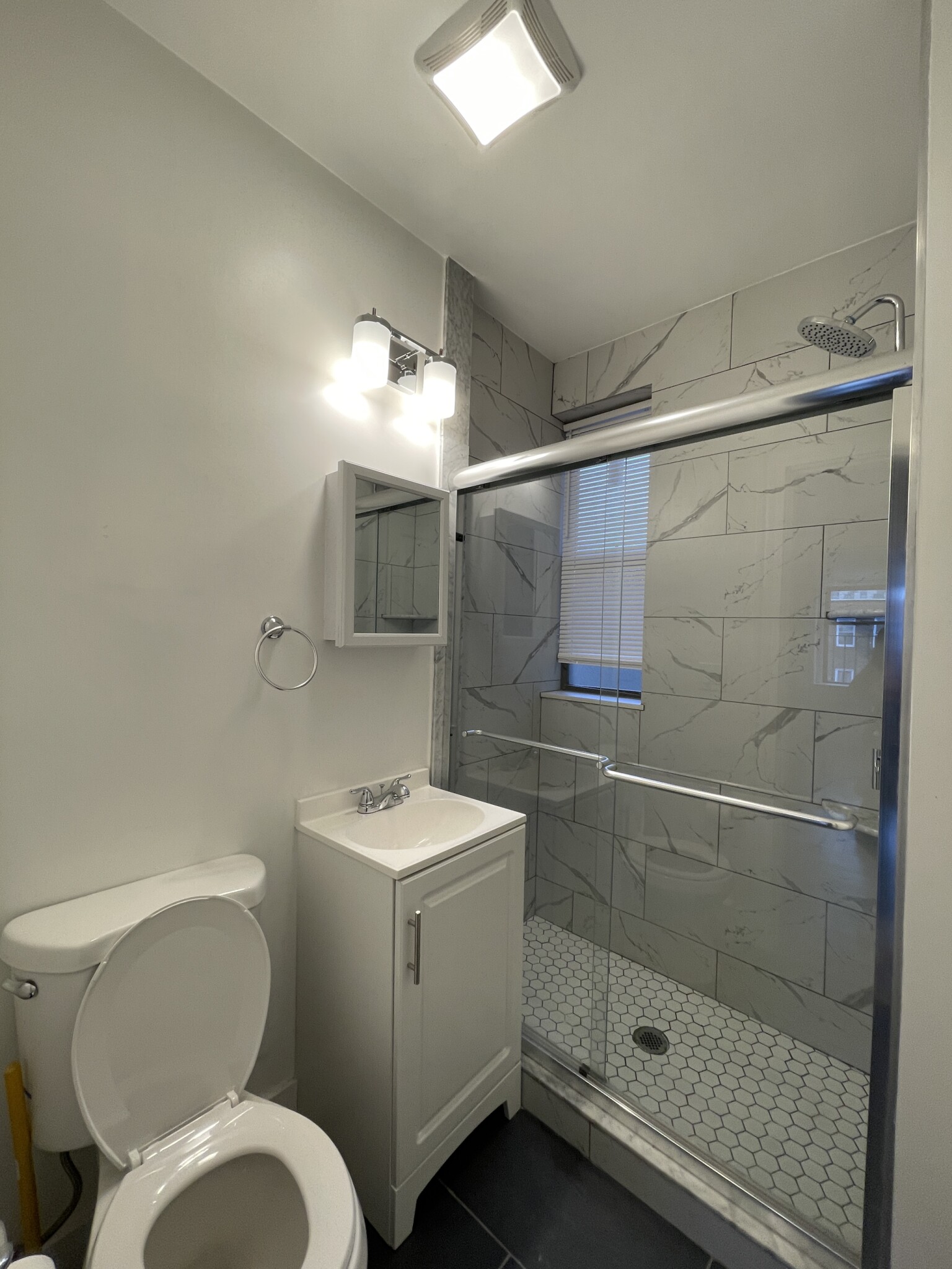 2 bed, 1 bath apartment for rent at 81 Park Dr Unit 25a, Fenway — photo 3 of 3