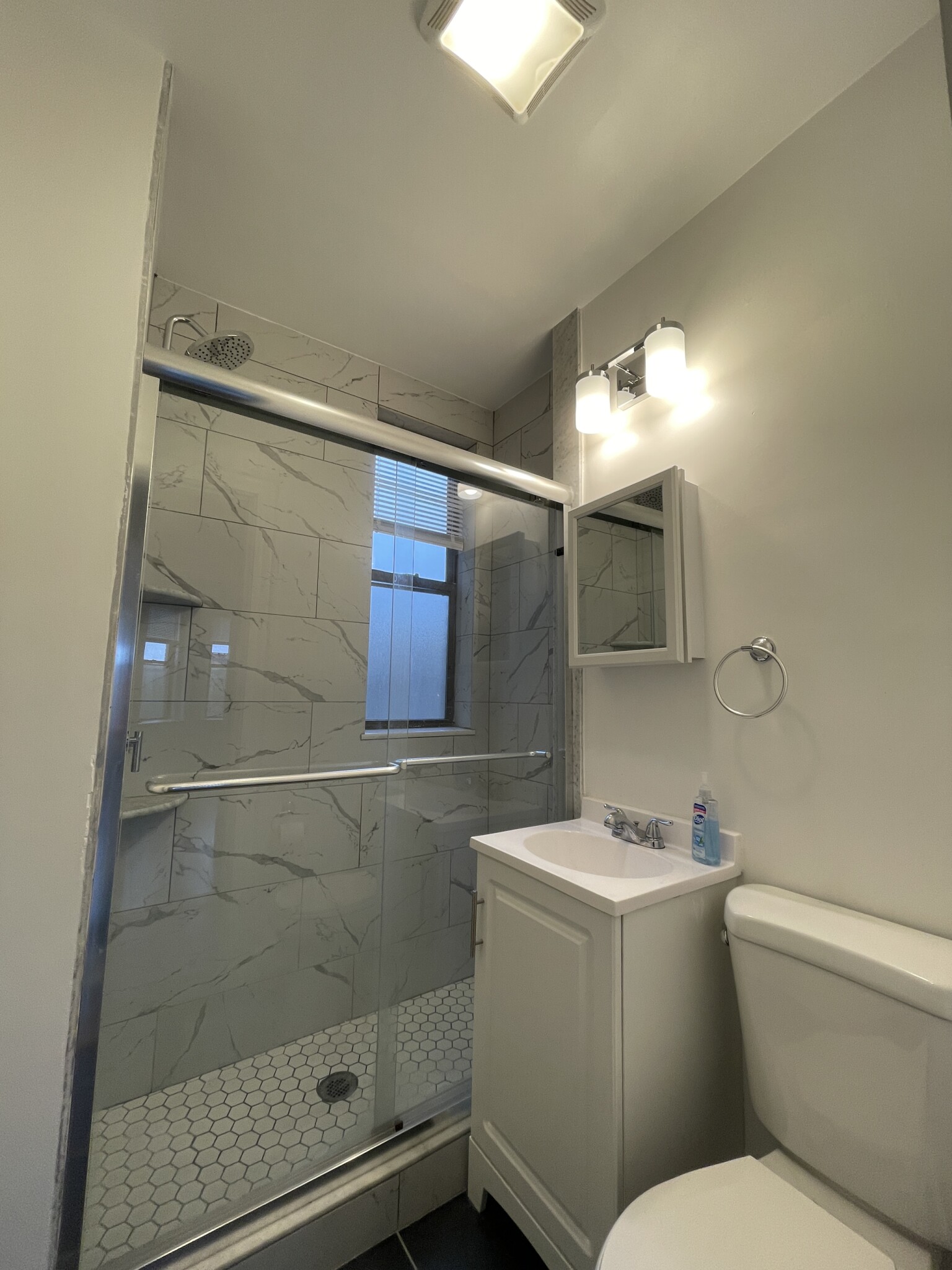 2 bed, 1 bath apartment for rent at 81 Park Dr Unit 19a, Fenway — photo 3 of 3