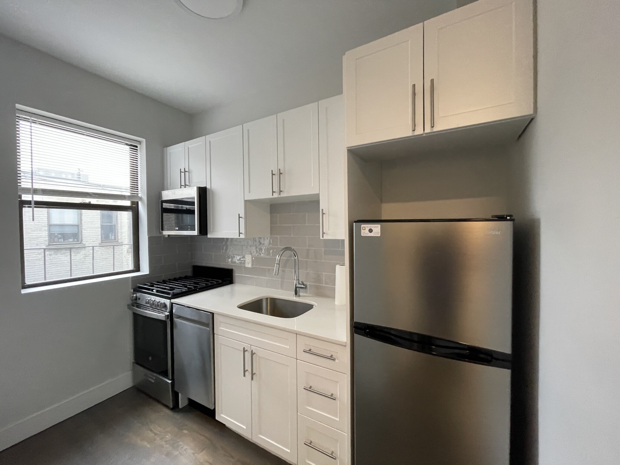 2 bed, 1 bath apartment for rent at 81 Park Dr Unit 19a, Fenway — photo 2 of 3