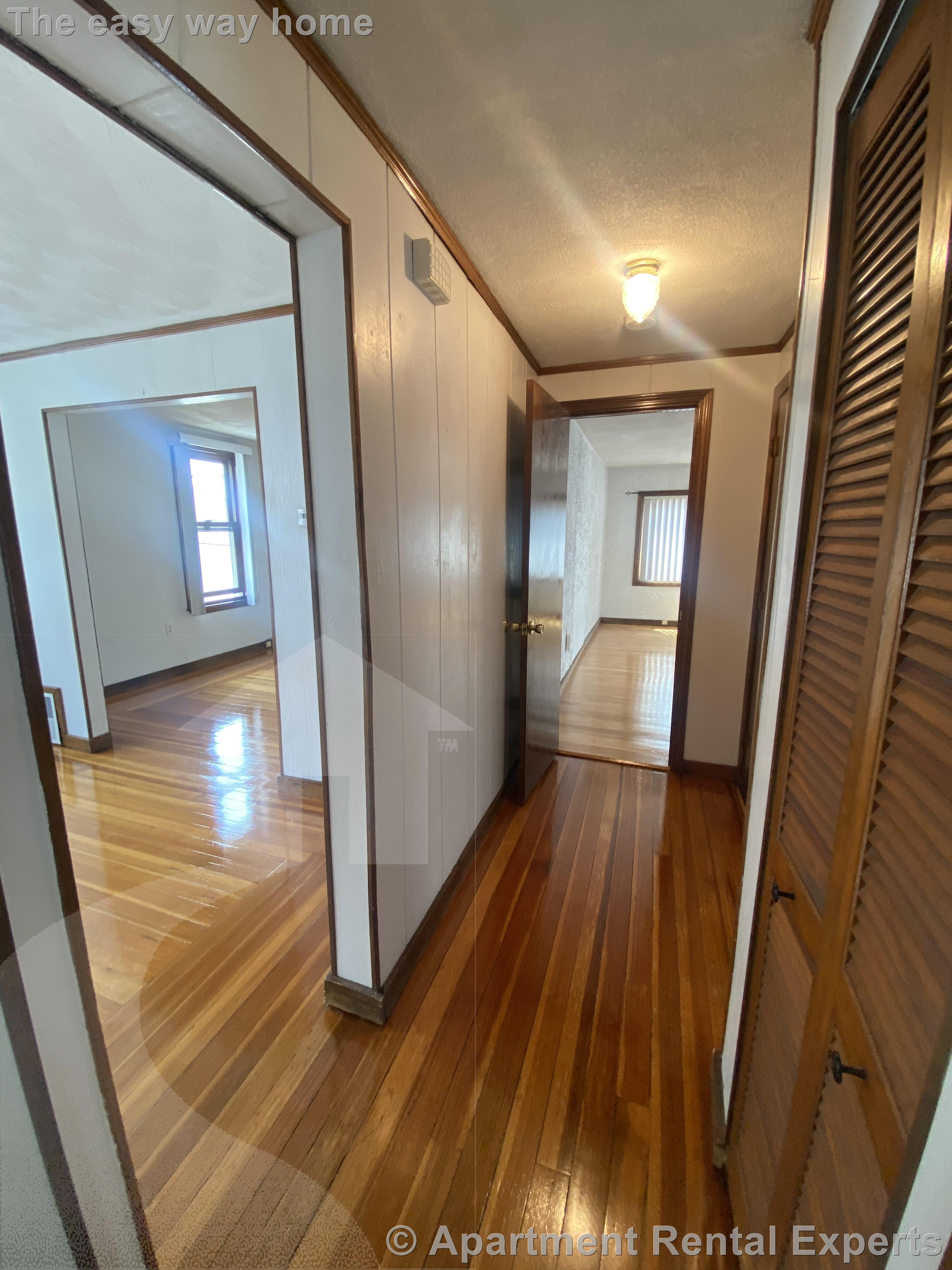 124 Willis Ave, Tufts