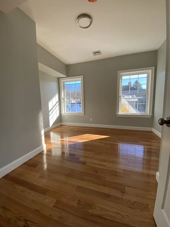 20 Kenton Rd, Jamaica Plain