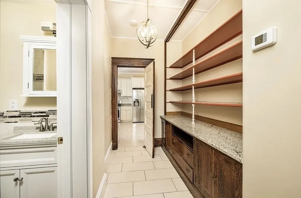 161 Walnut St, Newtonville