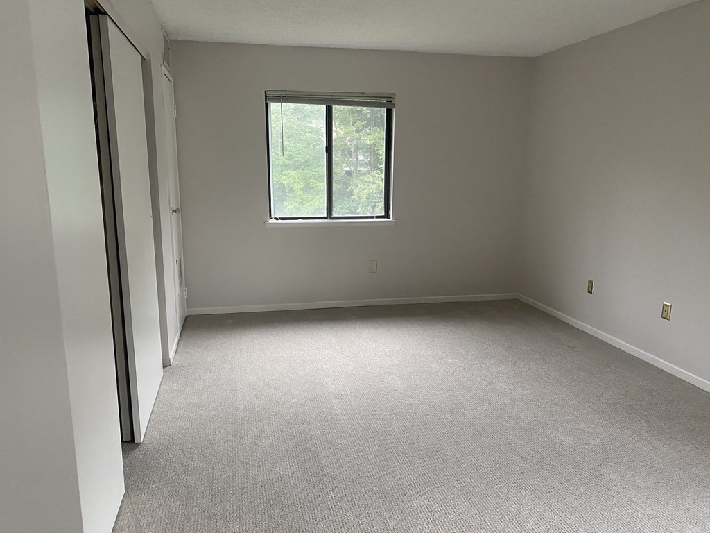 6 Village Way, Natick