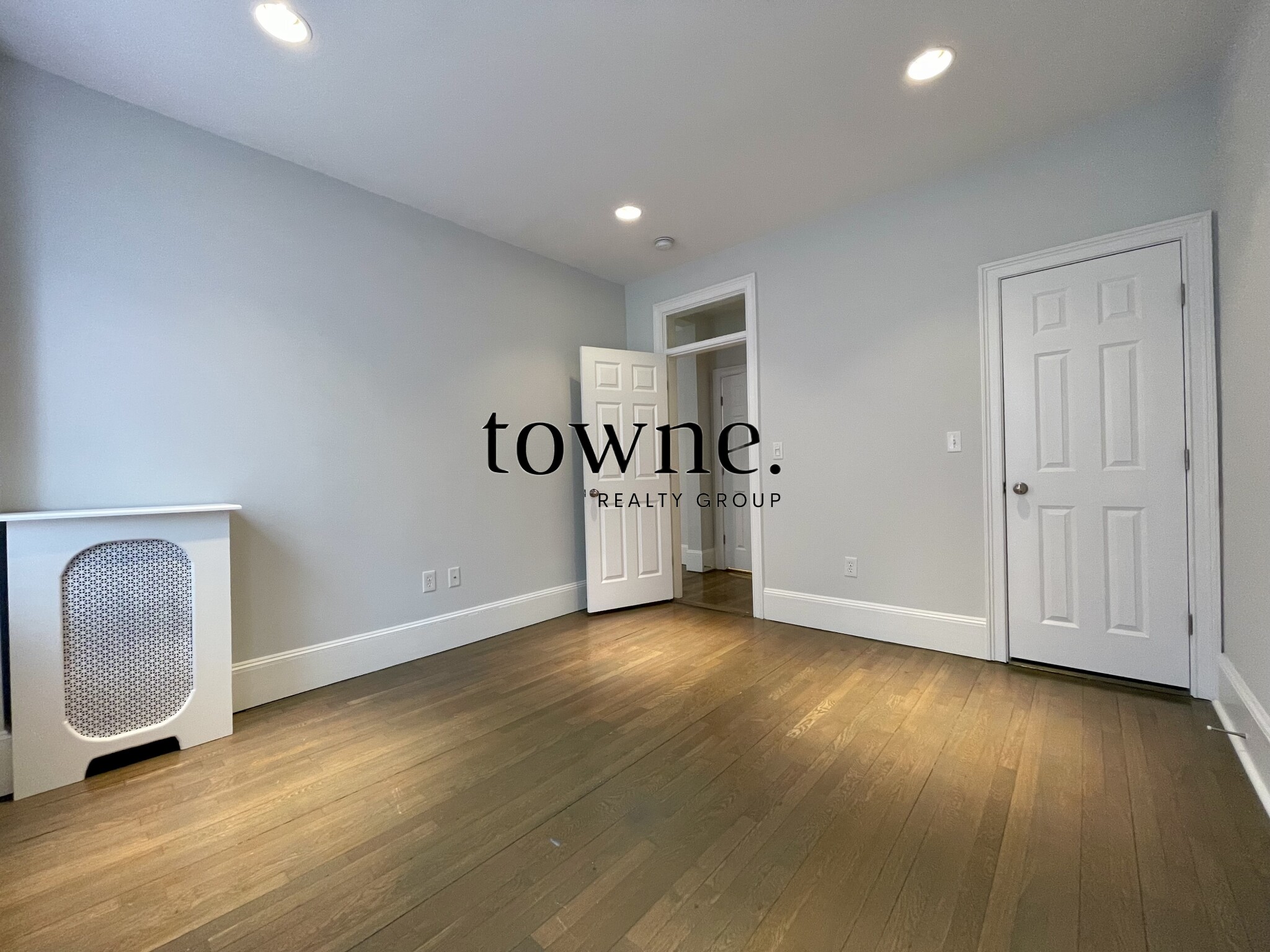 109 Queensberry St, Fenway