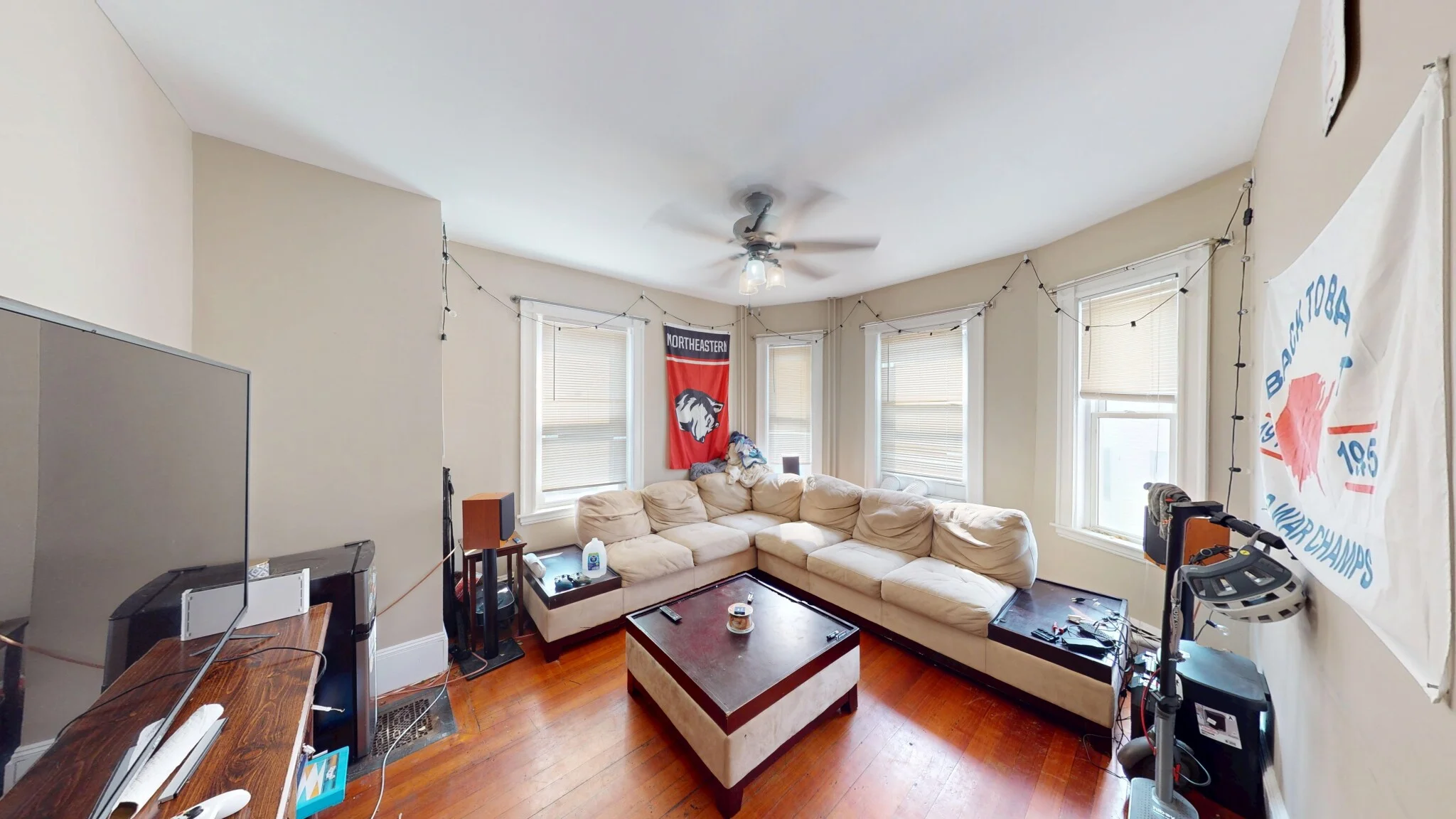 8 Sunset St, Mission Hill