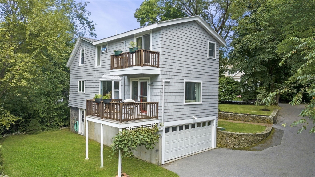 8 Risley Rd, Marblehead Neck