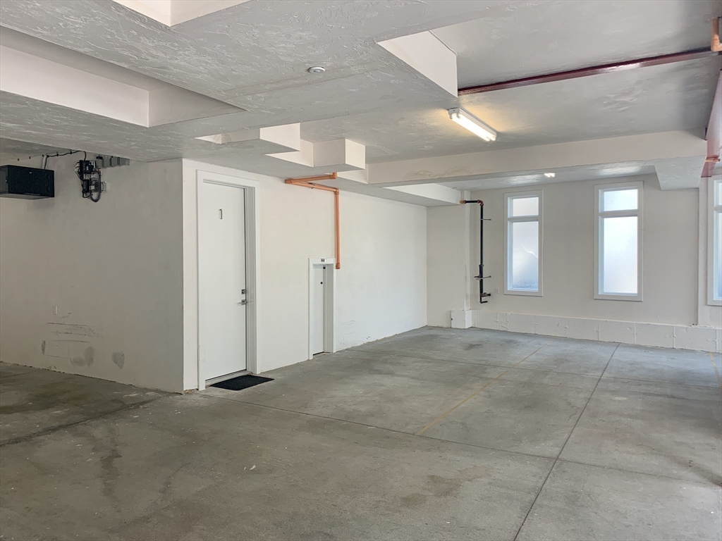 5 Mohawk St, South Boston