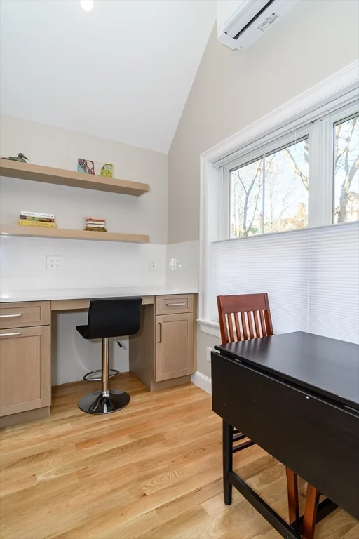 12R Maugus Ave, Wellesley Hills