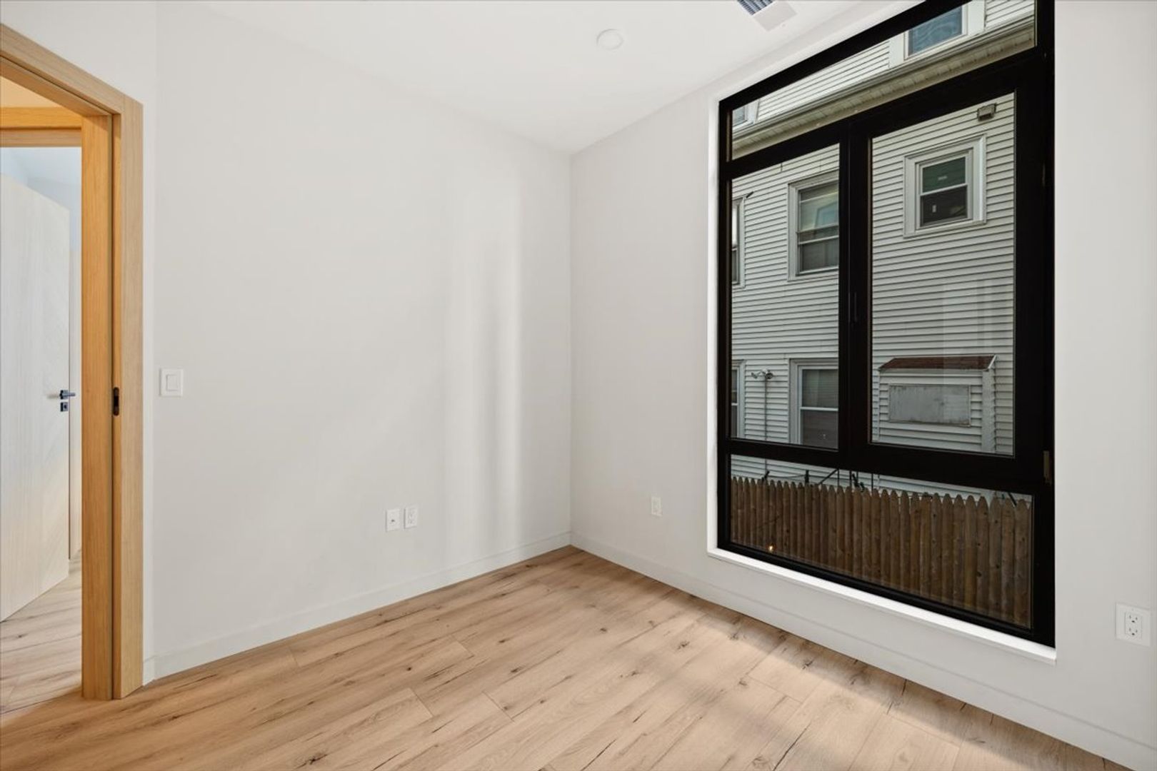 6 National St, South Boston