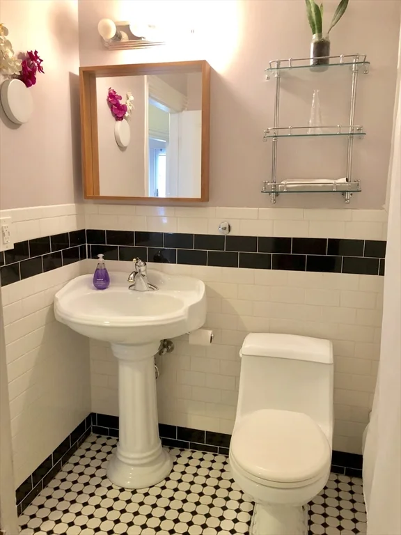 62 Clarendon St, South End