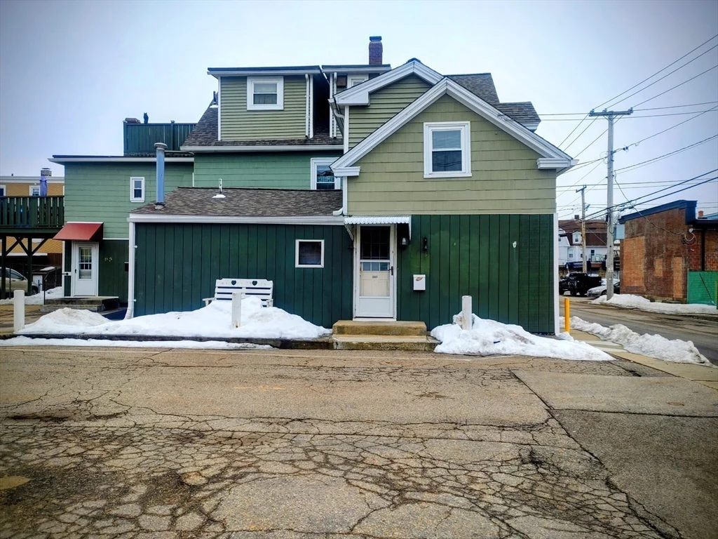 65 East St, North Attleboro