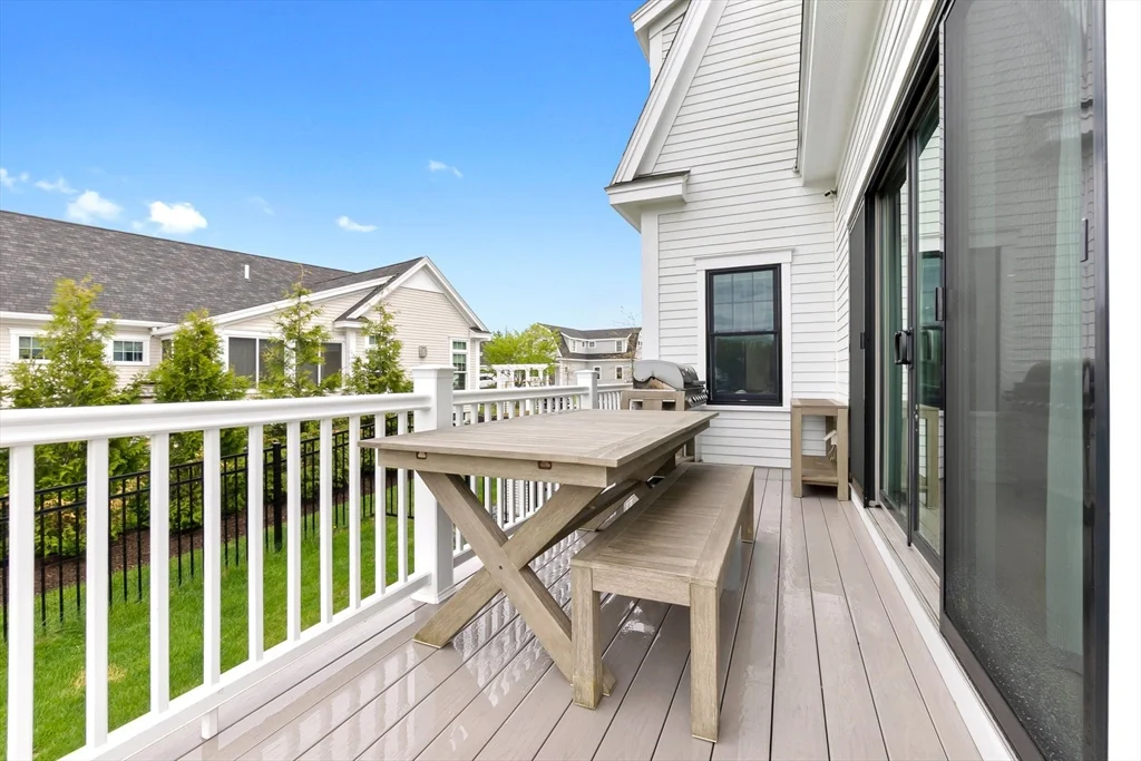 4 Gabaree Ct, Newburyport