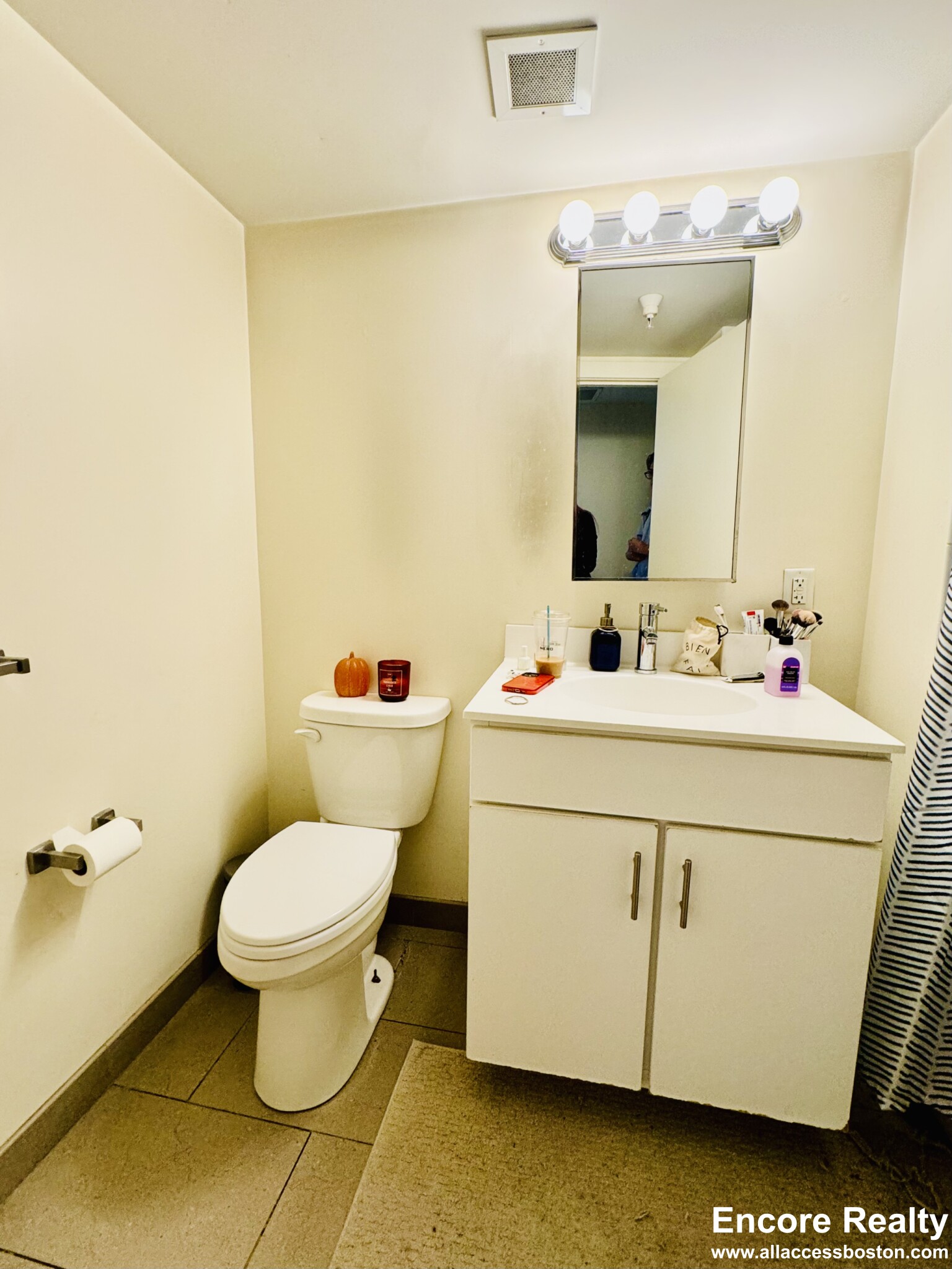 8 Winter St, Downtown