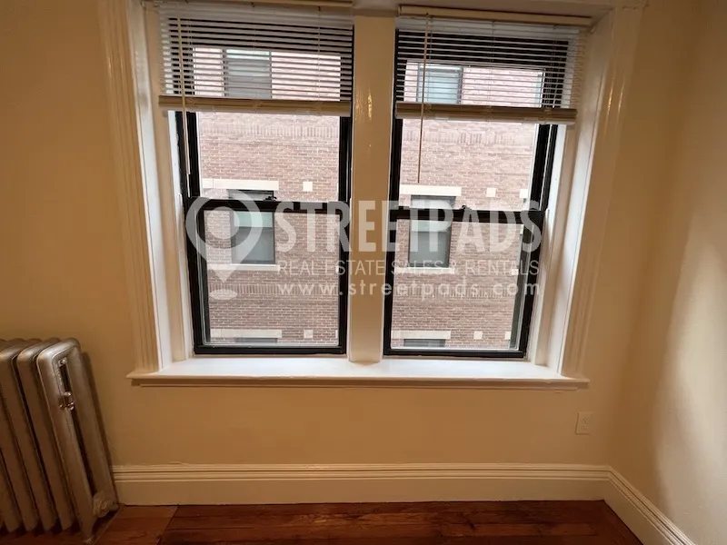 27 Park Dr, Fenway