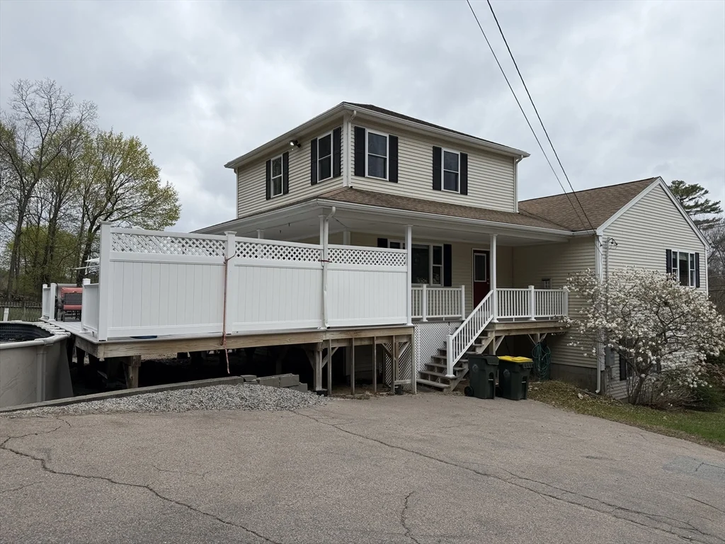 81 N Main St, North Bellingham