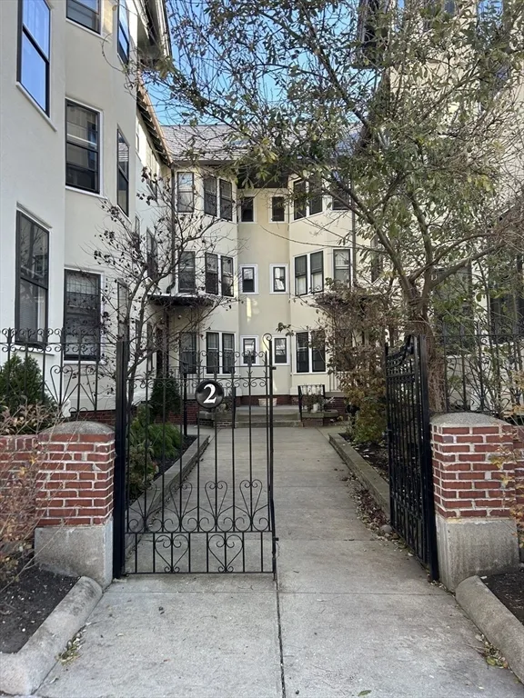 2 Clinton St, Mid-Cambridge