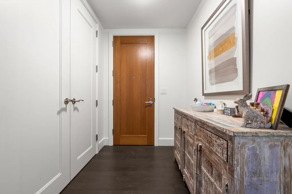 22 Liberty Dr, Seaport District