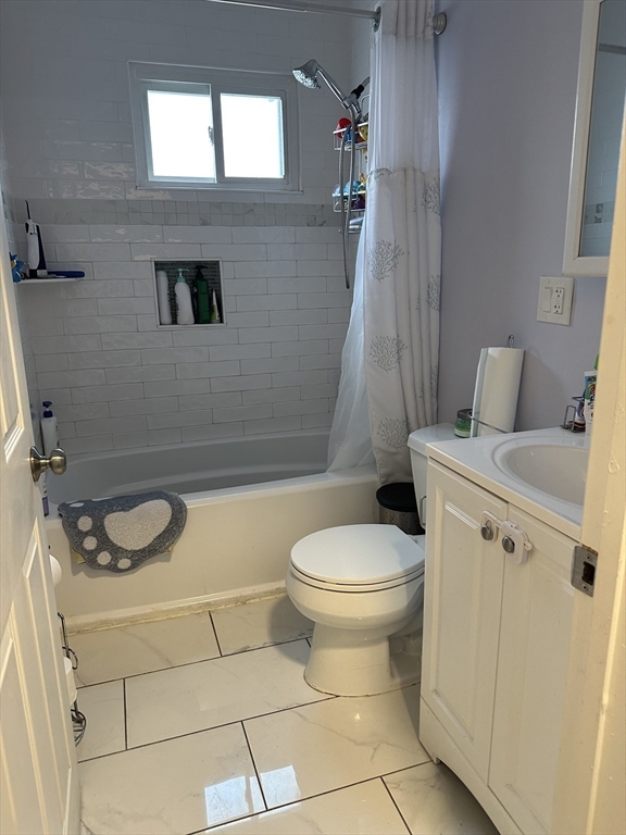 598 Beech, Hyde Park